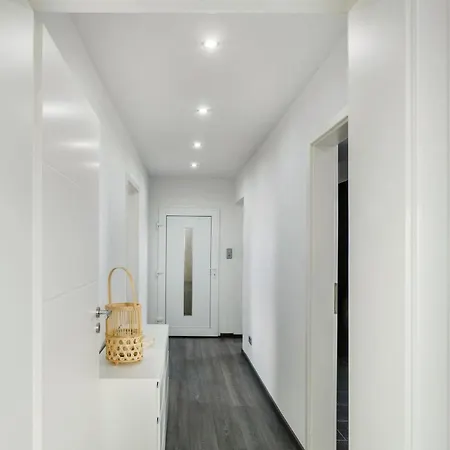 Apartment Moin,