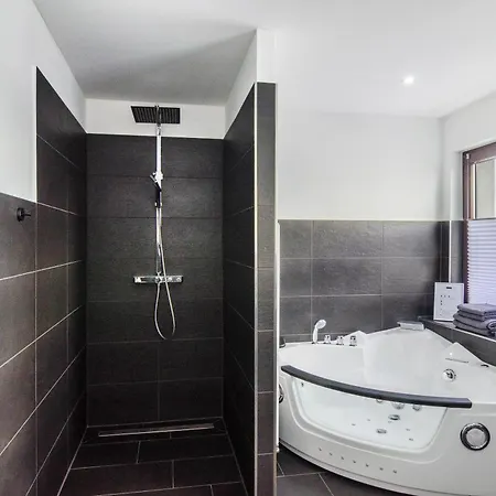 Apartment Moin,